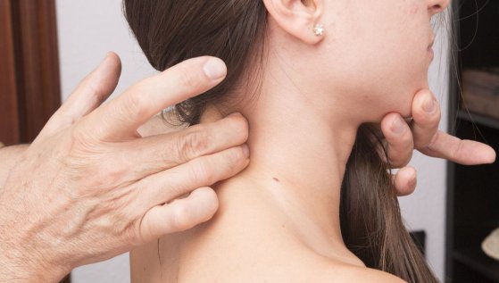 Torcicollo: cos'è, come arriva e come guarire